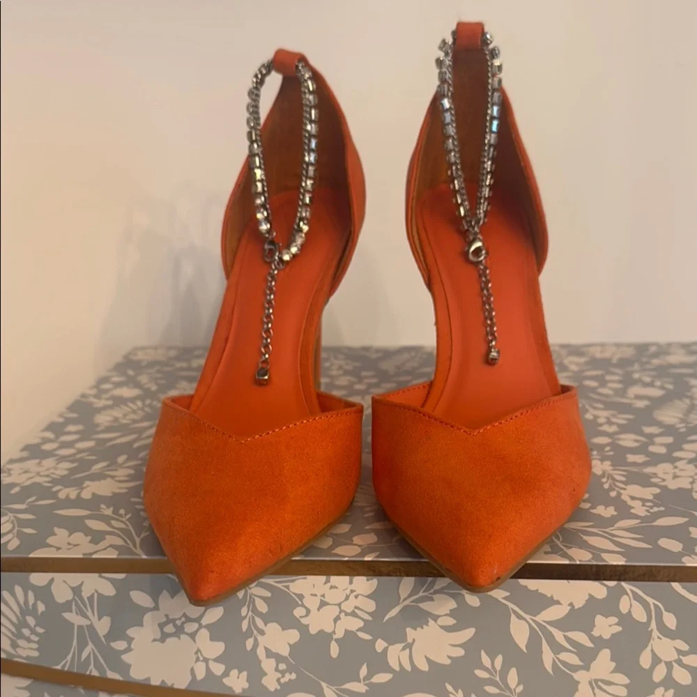 NWOT-Elegant Orange Women's Heels